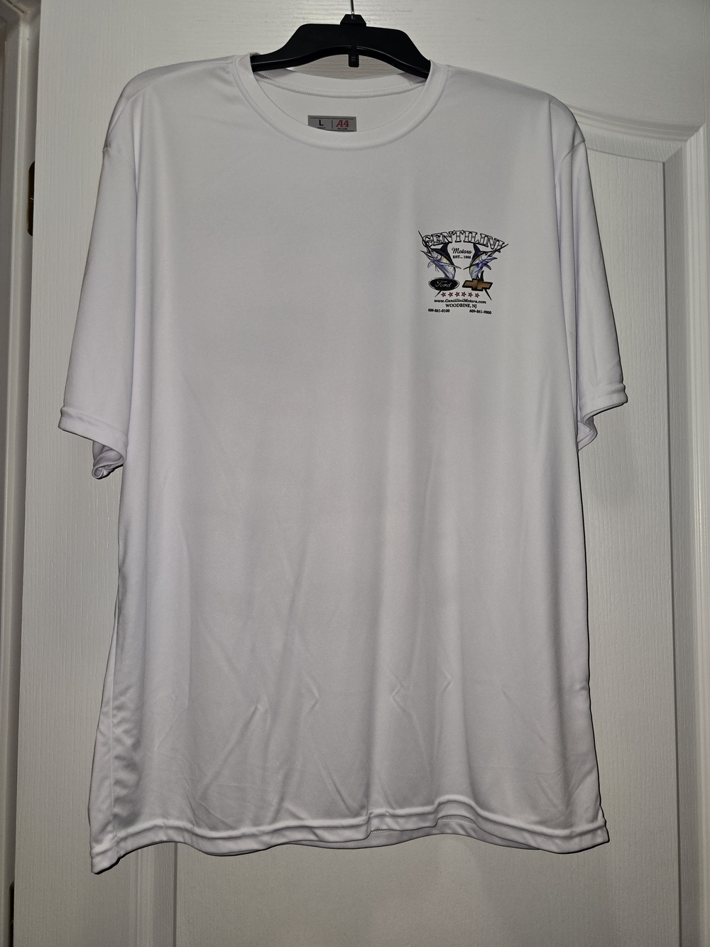 Men's White Short-Sleeve Graphic Tee - Casual Performance Shirt